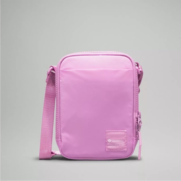 Lululemon Easy Access Crossbody Bag 1.5L - Dahlia Mauve - Picture 2 of 16